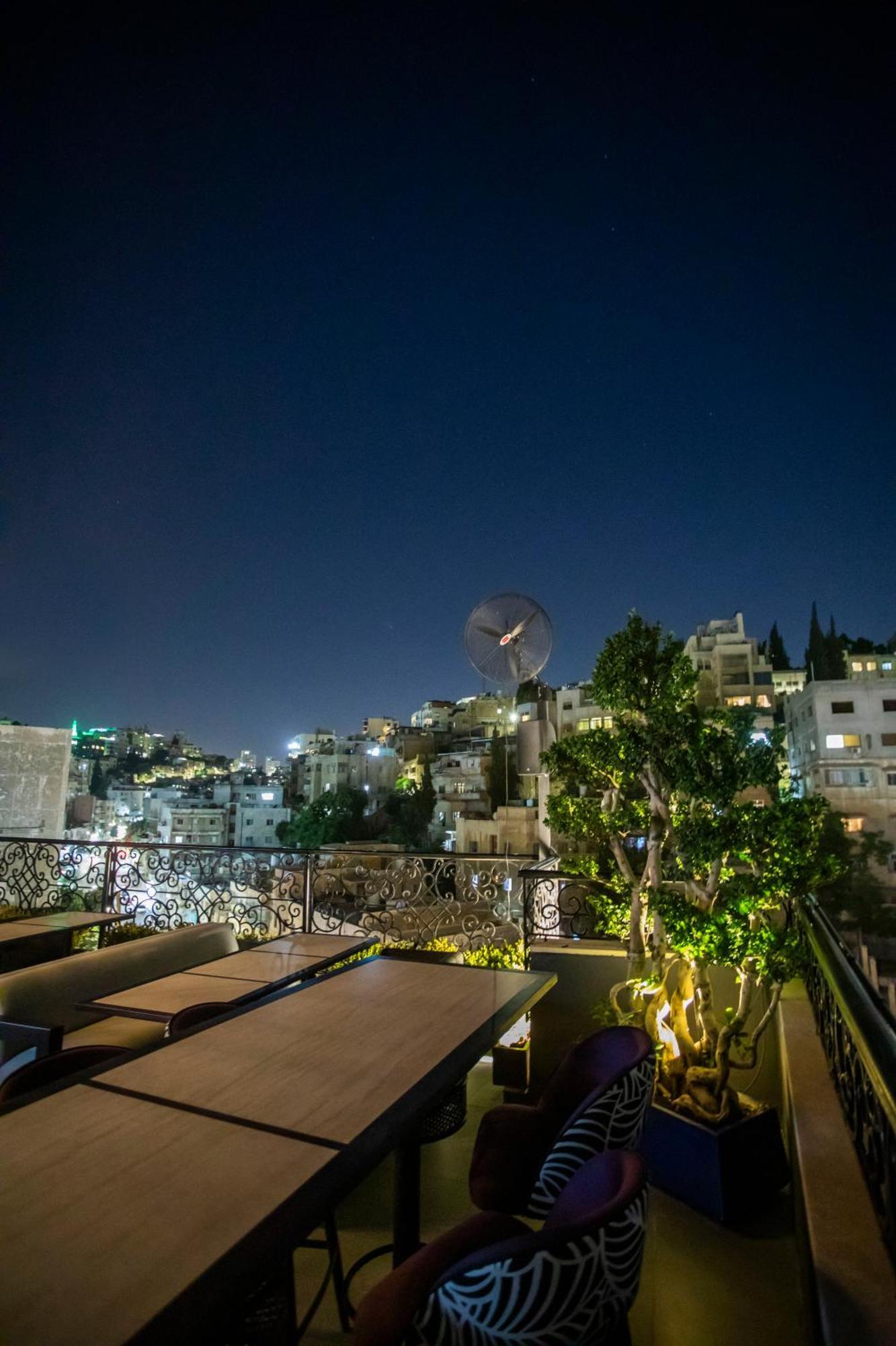 Hotel Philosophy Amman Bagian luar foto